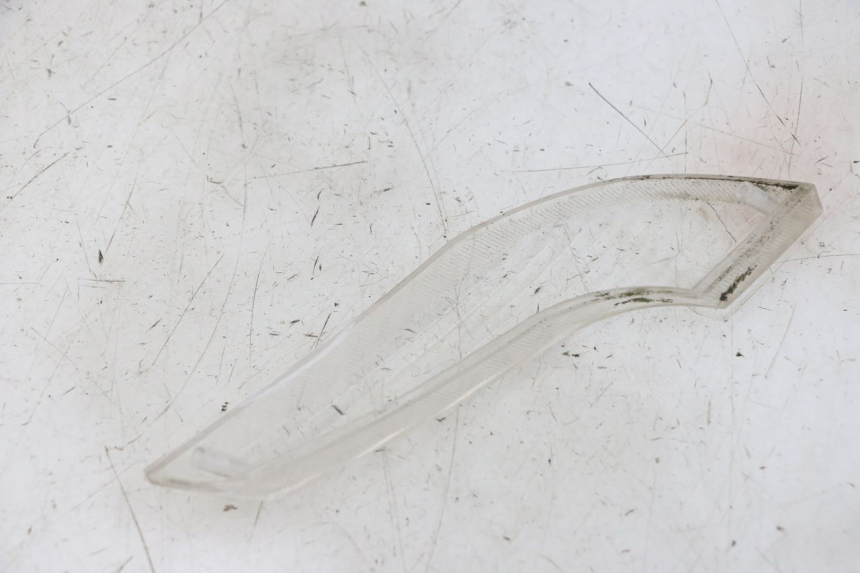 photo de FRONT RIGHT TURN SIGNAL LENSE PEUGEOT VIVACITY NEW 2T 50 (2008 - 2017) - Zoom on usage condition