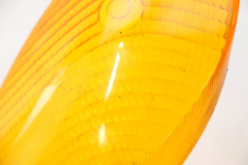 photo de FRONT RIGHT TURN SIGNAL LENSE YAMAHA YP MAJESTY 125 (1998 - 2001) - Zoom on usage condition