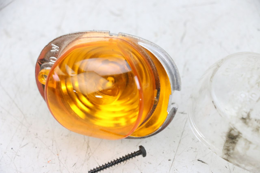 photo de FRONT LEFT TURN SIGNAL LENSE YAMAHA BW'S EASY 50 (2013 - 2016) - Surface and material condition