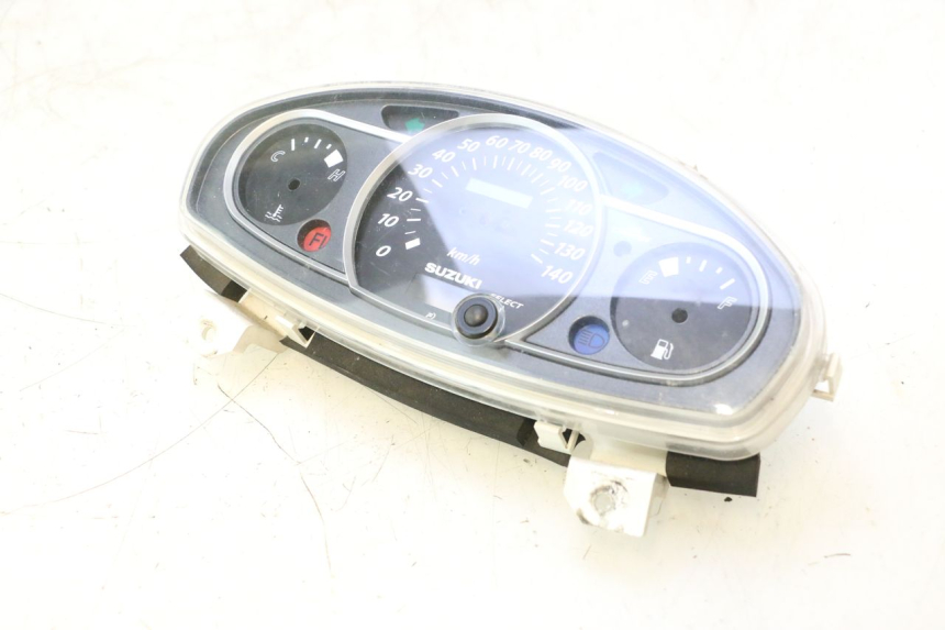 photo de SPEEDOMETER LENSE SUZUKI BURGMAN 125 (2007 - 2014) - Fixing points details