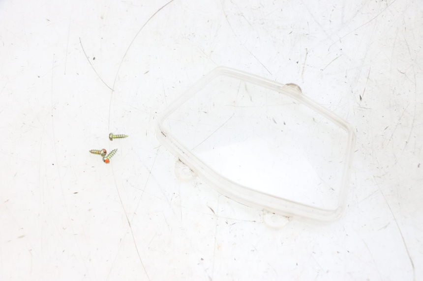 photo de SPEEDOMETER COVER PEUGEOT KISBEE 4T 50 (2010 - 2017) - Alternative perspective