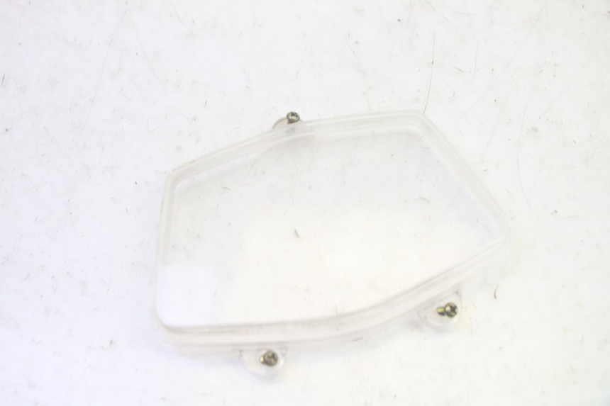 photo de SPEEDOMETER COVER PEUGEOT KISBEE 4T 50 (2018 - 2022) - Zoom on usage condition
