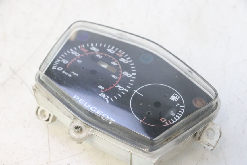 photo de SPEEDOMETER COVER PEUGEOT KISBEE 4T 50 (2018 - 2022) - Additional view of the item