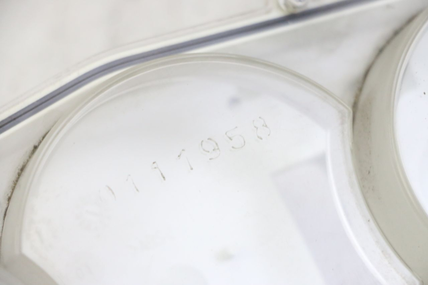 photo de SPEEDOMETER LENSE PEUGEOT SATELIS 250 (2006 - 2012) - Zoom on usage condition