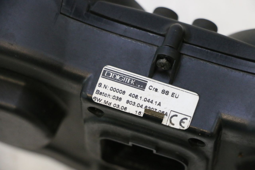 photo de SPEEDOMETER LENSE DUCATI SS IE DS CARENEE 1000 (2002 - 2006) - Alternative perspective