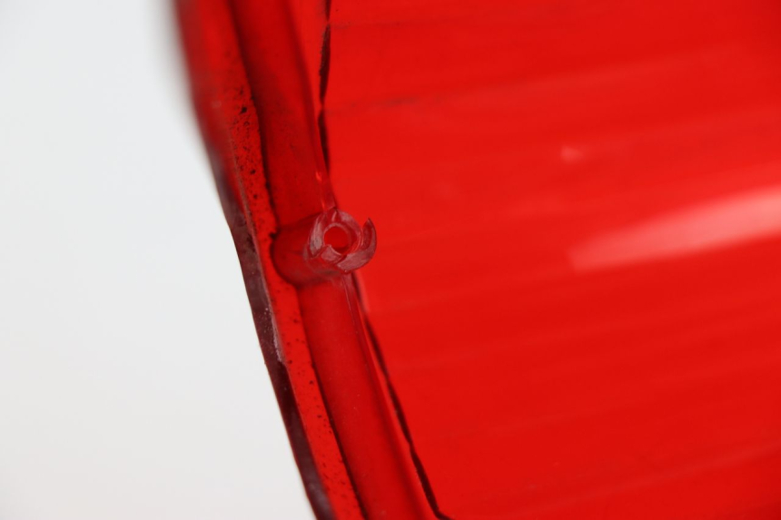 photo de TAIL LIGHT LENSE REVATTO FUTURA GT 125 (2006 - 2008) - Zoom on usage condition