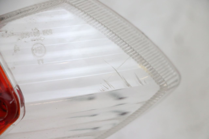 photo de TAIL LIGHT LENSE PEUGEOT KISBEE 4T 50 (2010 - 2017) - Zoom on usage condition