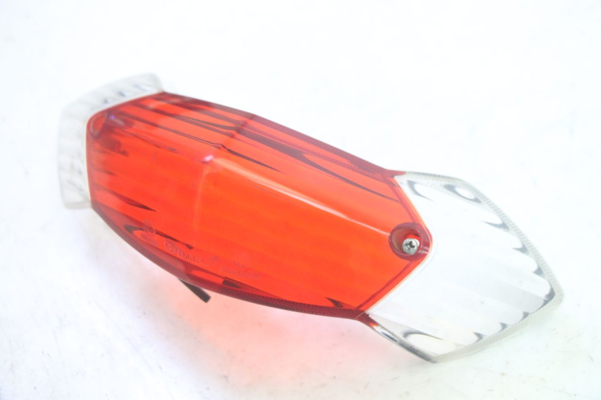 photo de TAIL LIGHT LENSE PEUGEOT KISBEE 4T 50 (2010 - 2017) - Zoom on usage condition
