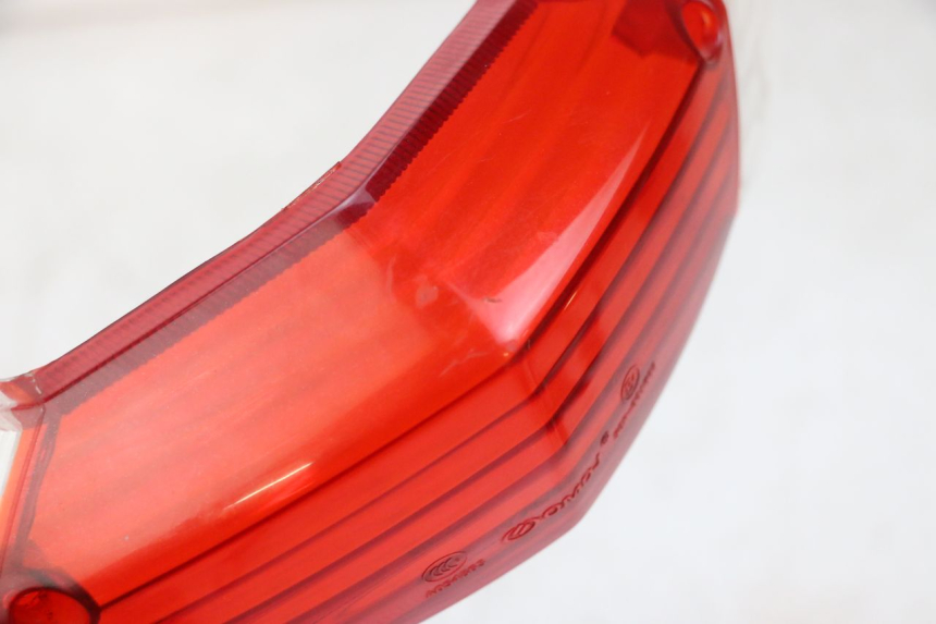 photo de TAIL LIGHT LENSE PEUGEOT KISBEE 4T 50 (2010 - 2017) - Zoom on usage condition