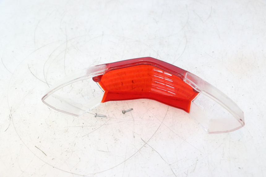 photo de TAIL LIGHT LENSE PEUGEOT KISBEE 4T 50 (2018 - 2022) - Fixing points details