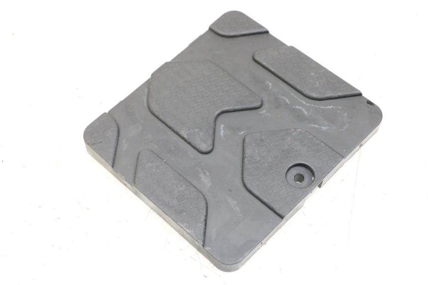 photo de BATTERY COVER DAELIM A-FOUR 2T 50 (2005 - 2012) - Zoom on usage condition