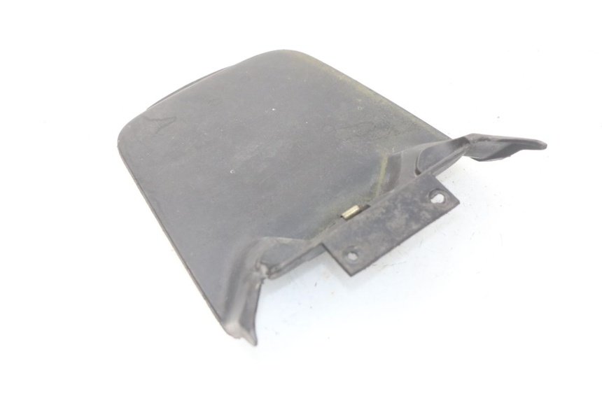 photo de BATTERY COVER MBK BOOSTER SPIRIT 50 (2004 - 2017) - Zoom on usage condition