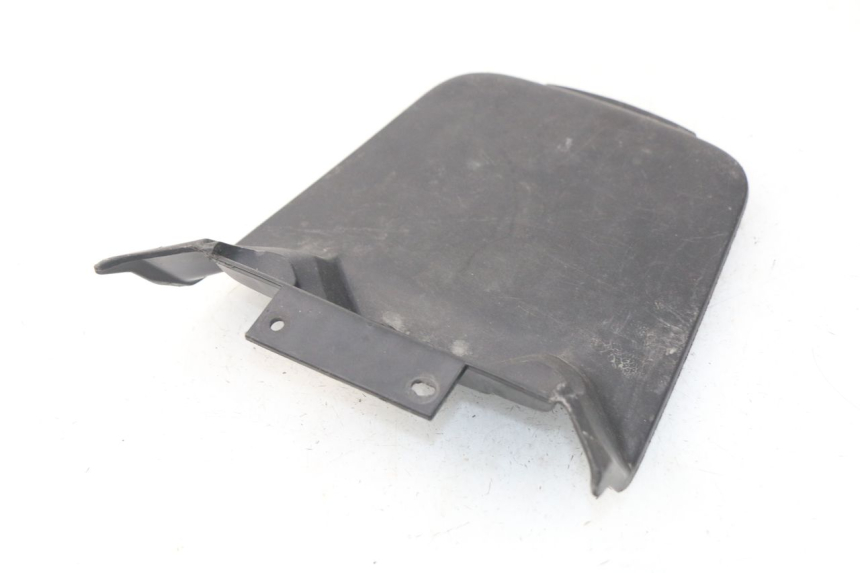 photo de BATTERY COVER MBK BOOSTER SPIRIT NAKED 50 (2004 - 2017) - Zoom on usage condition