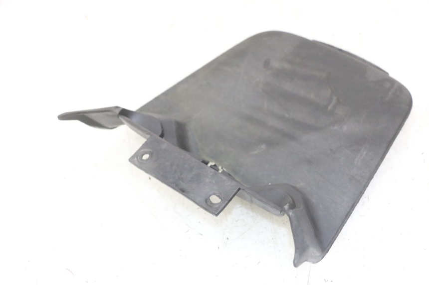 photo de BATTERY COVER MBK BOOSTER SPIRIT NAKED 50 (2004 - 2017) - Zoom on usage condition