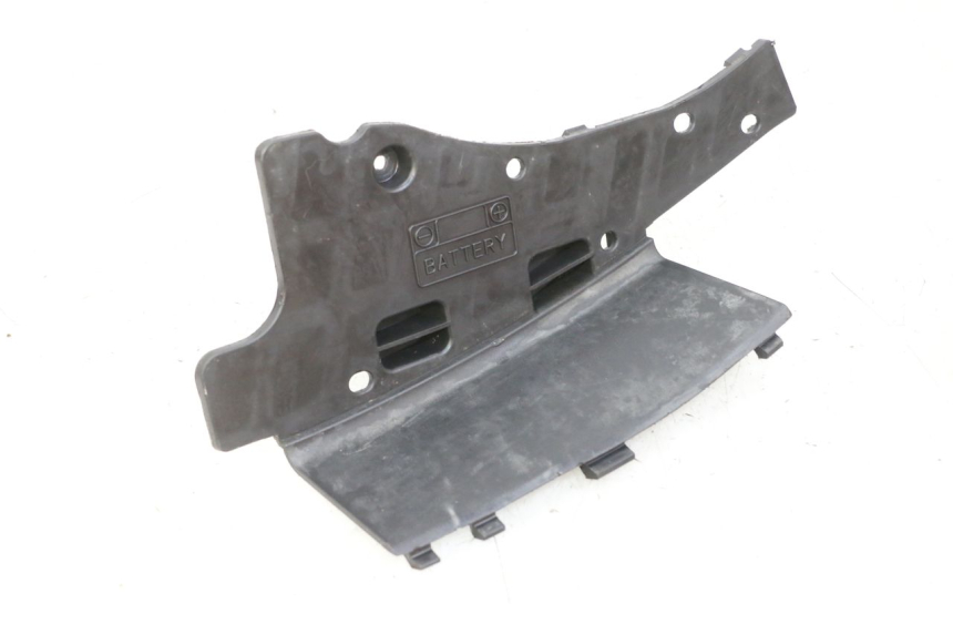 photo de BATTERY COVER SUZUKI BURGMAN 125 (2007 - 2014) - Main view