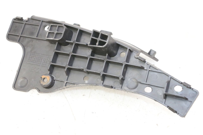 photo de BATTERY COVER SUZUKI BURGMAN 125 (2007 - 2014) - Zoom on usage condition