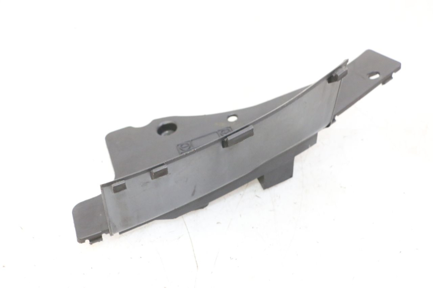 photo de BATTERY COVER SUZUKI BURGMAN 125 (2007 - 2014) - Alternative perspective