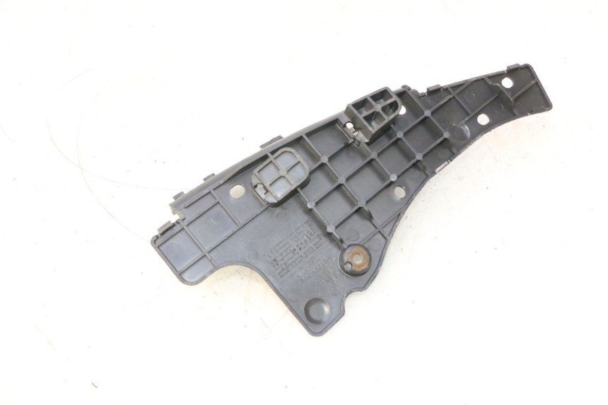 photo de BATTERY COVER SUZUKI BURGMAN 125 (2007 - 2014) - Technical close-up