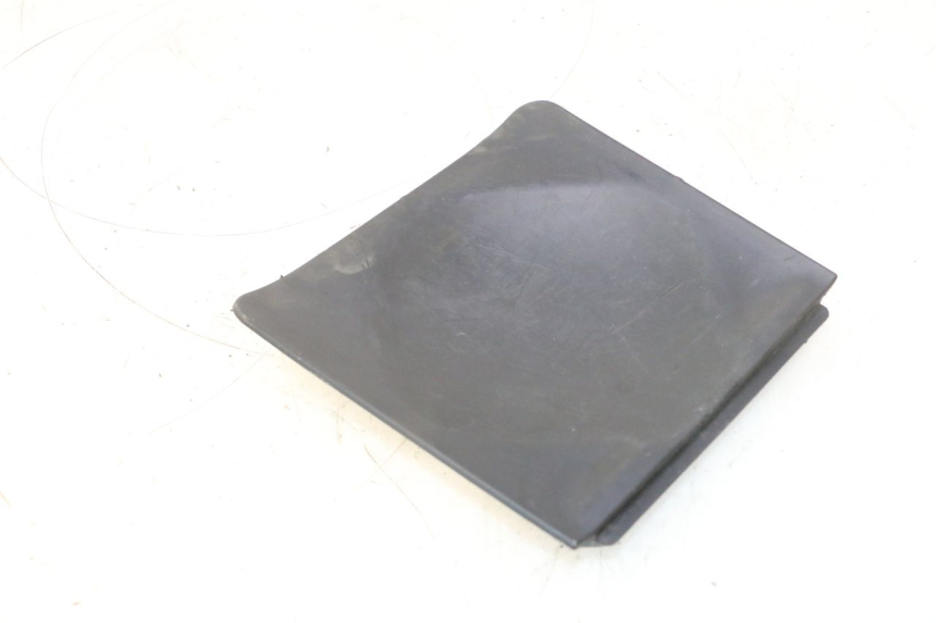 photo de BATTERY COVER PEUGEOT CITYSTAR 125 (2011 - 2017) - Zoom on usage condition