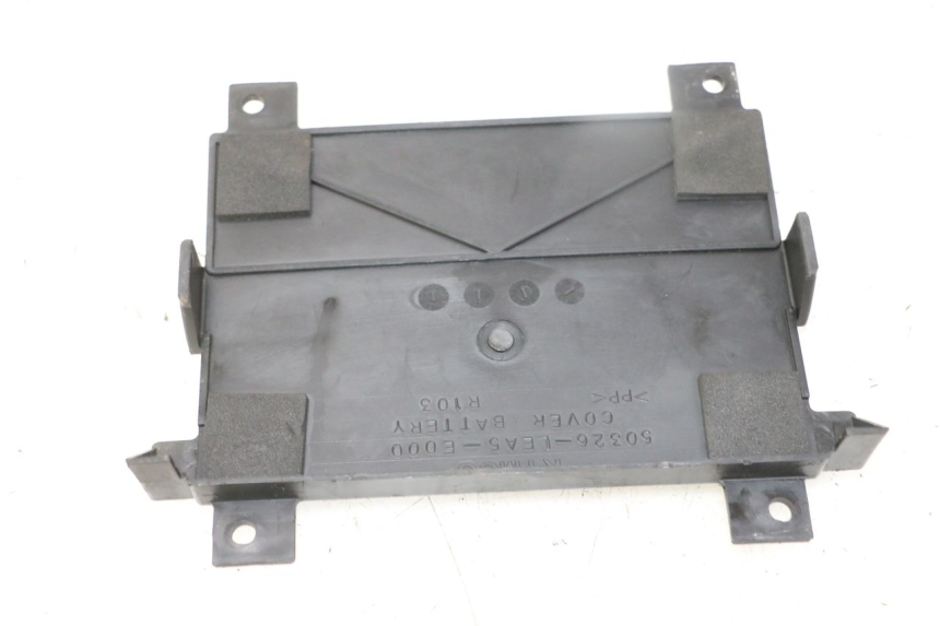 photo de BATTERY COVER KYMCO DINK STREET 125 (2009 - 2014) - Zoom on usage condition