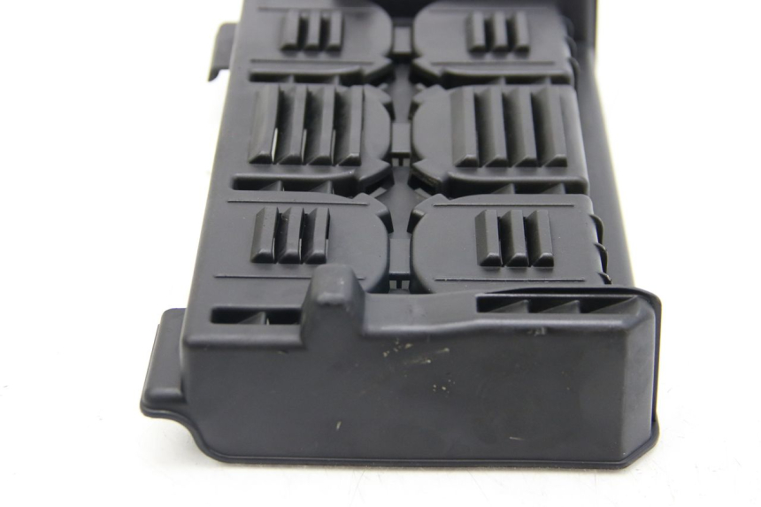 photo de BATTERY COVER PEUGEOT E-VIVACITY 1 (2012 - 2018) - Technical close-up