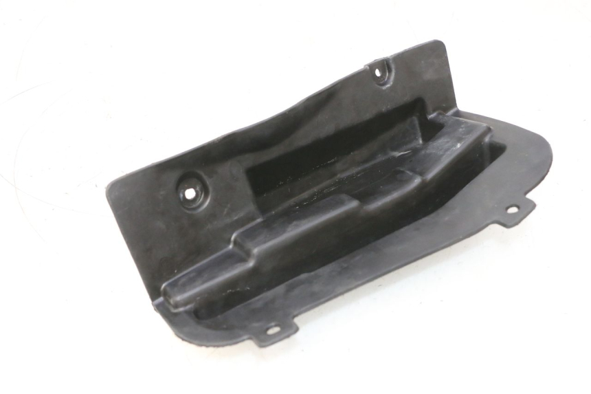 photo de BATTERY COVER HONDA FES PANTHEON 125 (2003 - 2007) - Alternative perspective