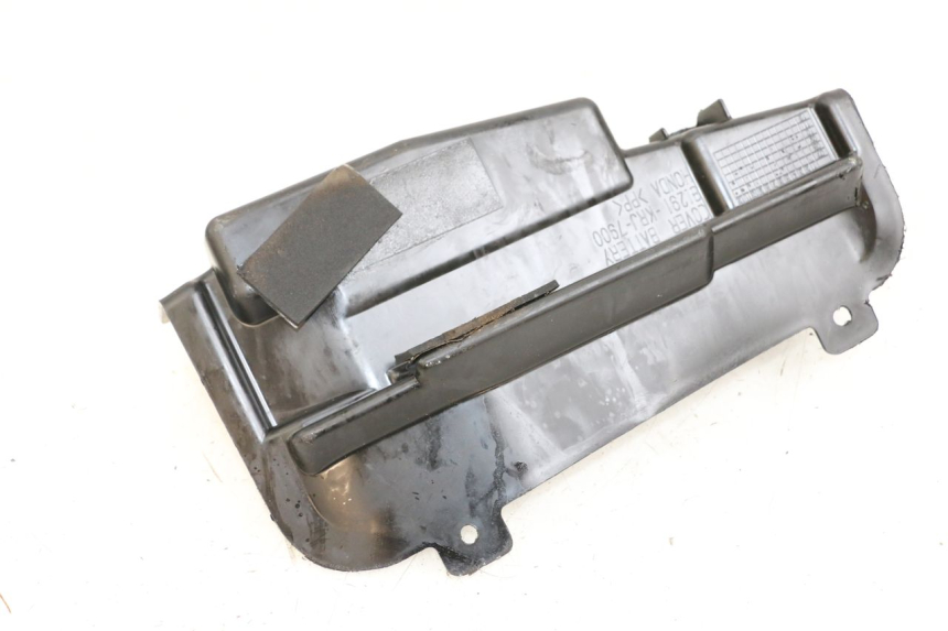 photo de BATTERY COVER HONDA FES S-WING SWING ABS 125 (2007 - 2015) - Component detail