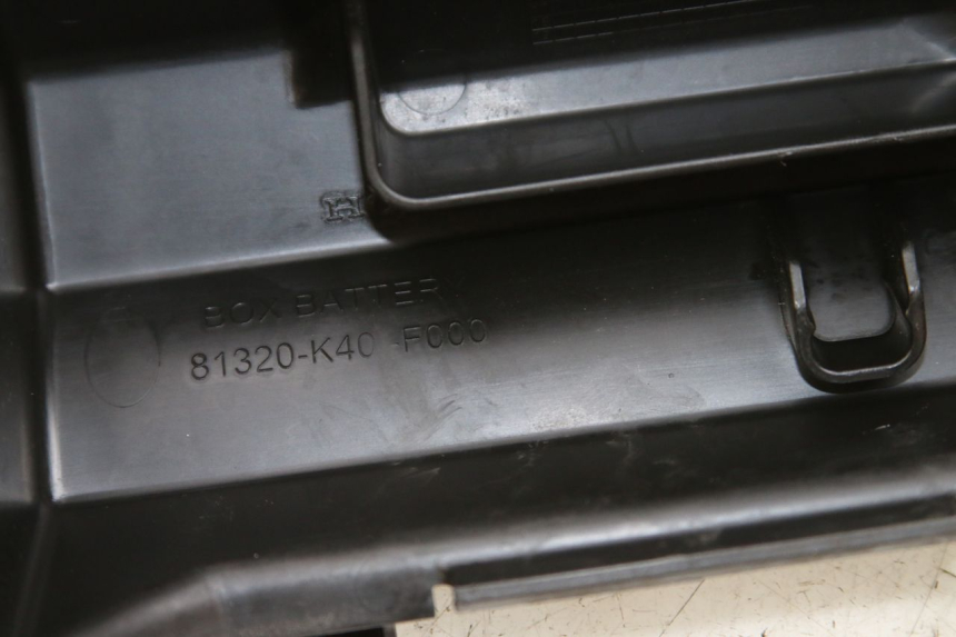 photo de BATTERY COVER HONDA FORZA 125 (2015 - 2016) - Component detail