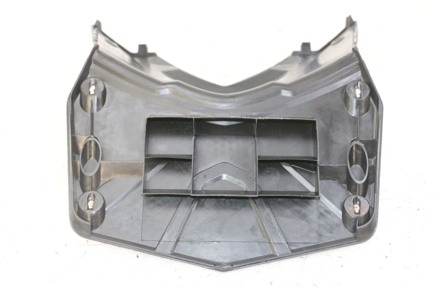 photo de BATTERY COVER SYM JET 14 4T 50 (2018 - 2022) - Zoom on usage condition