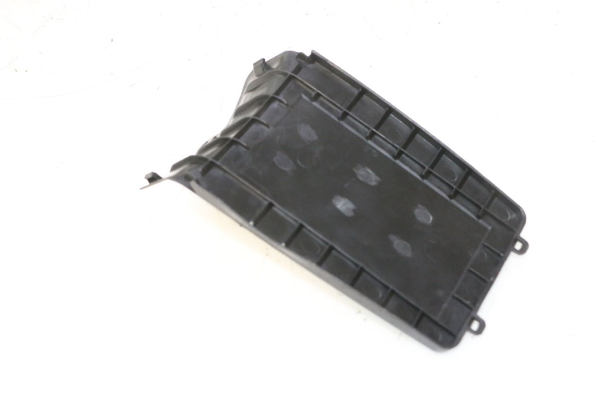 photo de BATTERY COVER PEUGEOT KISBEE 4T 50 (2023 - 2026) - Product overview