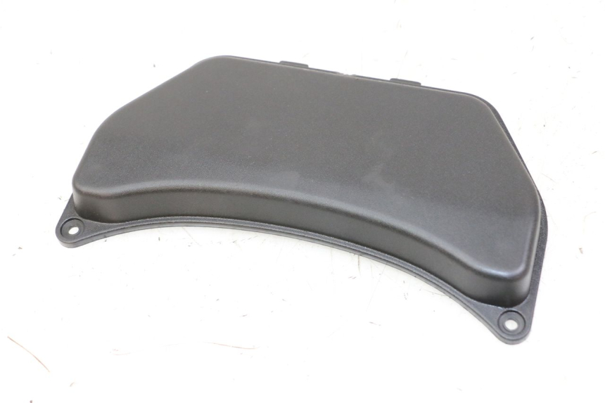 photo de BATTERY COVER PIAGGIO LIBERTY IGET 4T 50 (2021 - 2025) - Zoom on usage condition