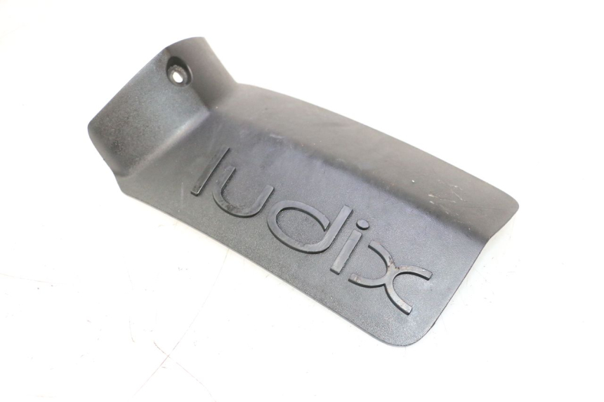 photo de BATTERY COVER PEUGEOT LUDIX 50 (2008 - 2017) - Technical close-up