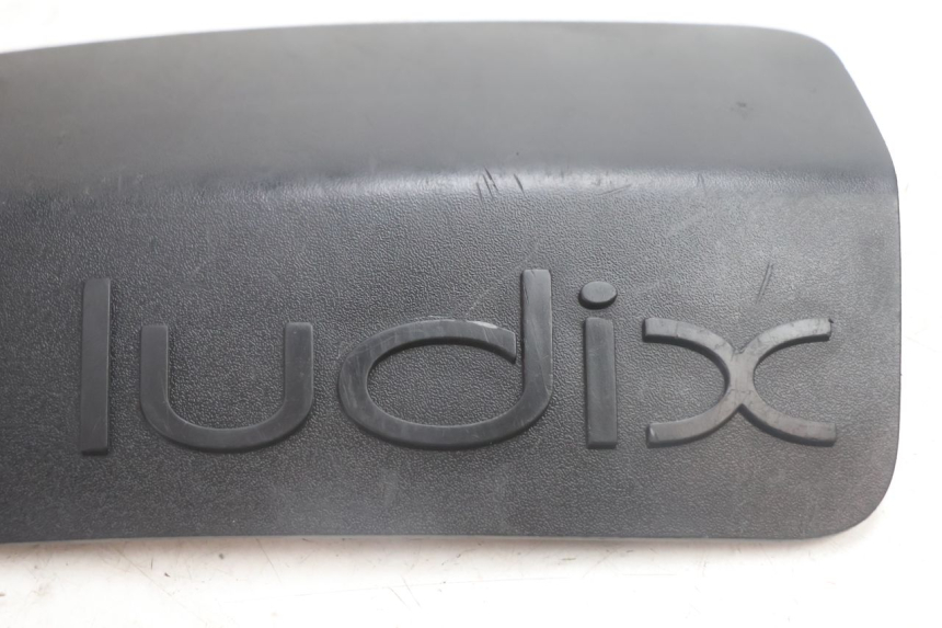 photo de BATTERY COVER PEUGEOT LUDIX 50 (2005 - 2007) - Component detail