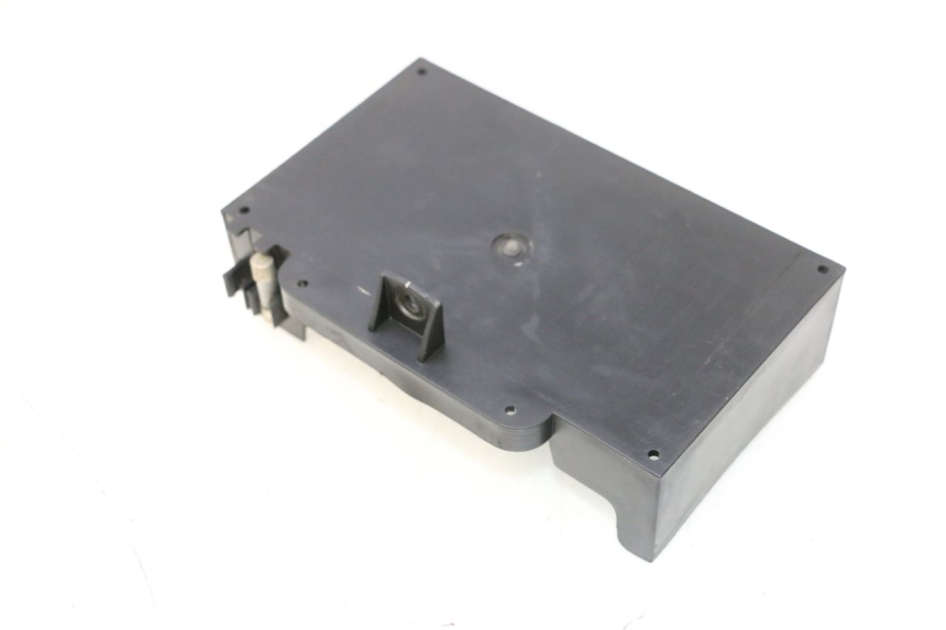 photo de BATTERY COVER KYMCO MOVIE S 125 (2009 - 2018) - Distinctive features