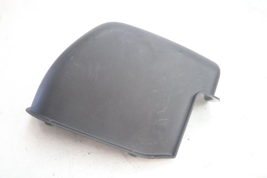 photo de BATTERY COVER PIAGGIO MP3 500 (2011 - 2015) - Zoom on usage condition