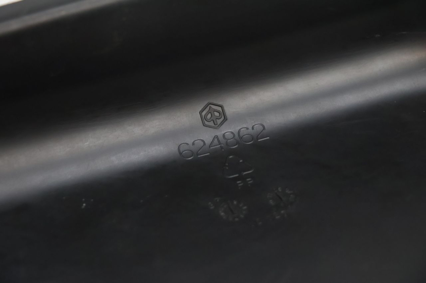 photo de BATTERY COVER PIAGGIO MP3 500 (2011 - 2015) - Alternative perspective