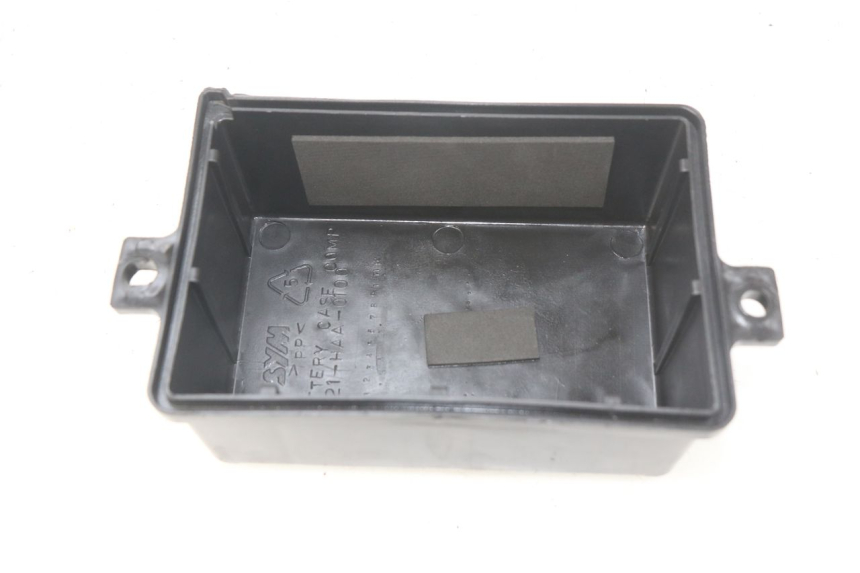photo de BATTERY COVER SYM ORBIT III 3 4T 50 (2018 - 2021) - Component detail