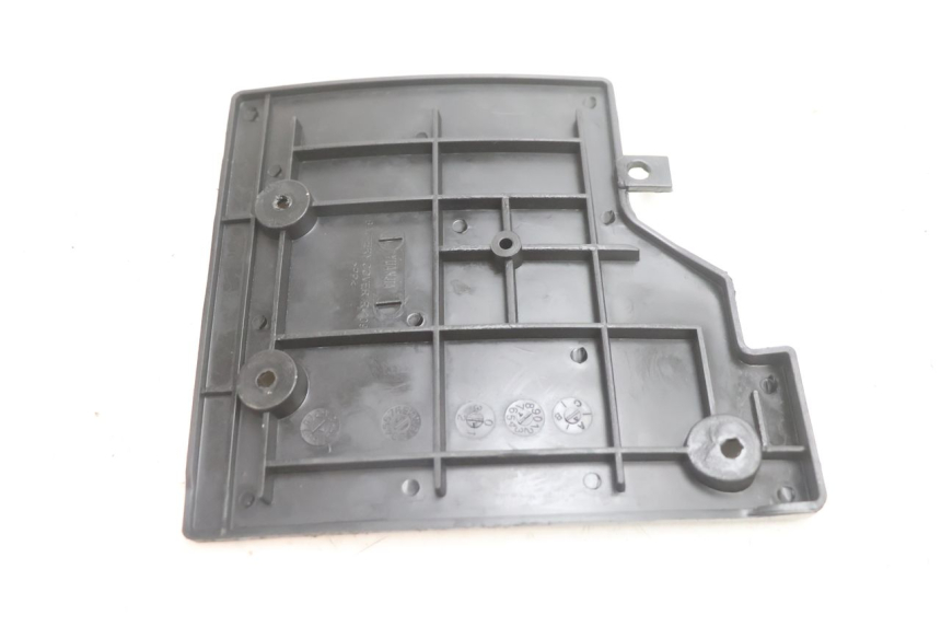 photo de BATTERY COVER TNT MOTOR ROMA 10' 2T 50 (2011 - 2018) - Zoom on usage condition