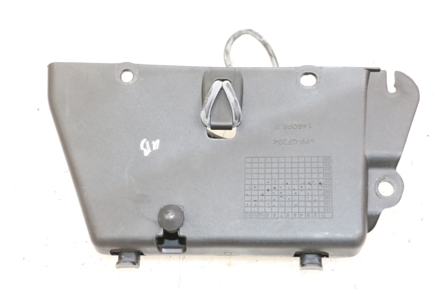 photo de BATTERY COVER ROYAL ENFIELD CONTINENTAL GT 650 (2019 - 2024) - Alternative perspective