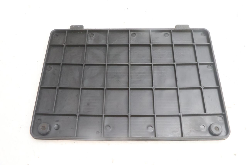 photo de BATTERY COVER JM MOTORS SANTANA EVO 50 (2024 - 2026) - Alternative perspective