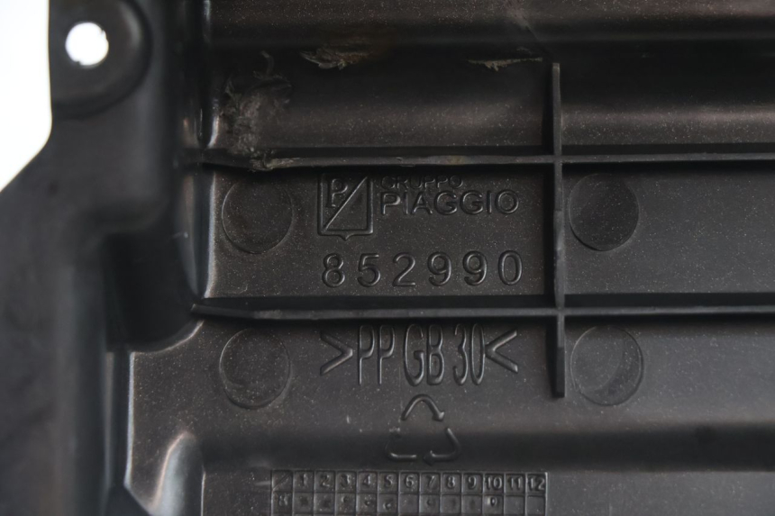 photo de BATTERY COVER APRILIA SR 2T 50 (2012 - 2017) - Surface and material condition