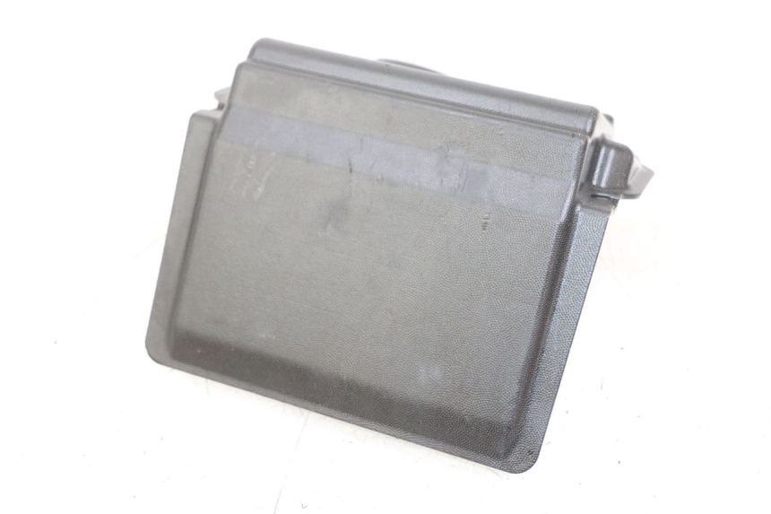 photo de BATTERY COVER APRILIA SR MOTARD 50 (2012 - 2018) - Alternative perspective