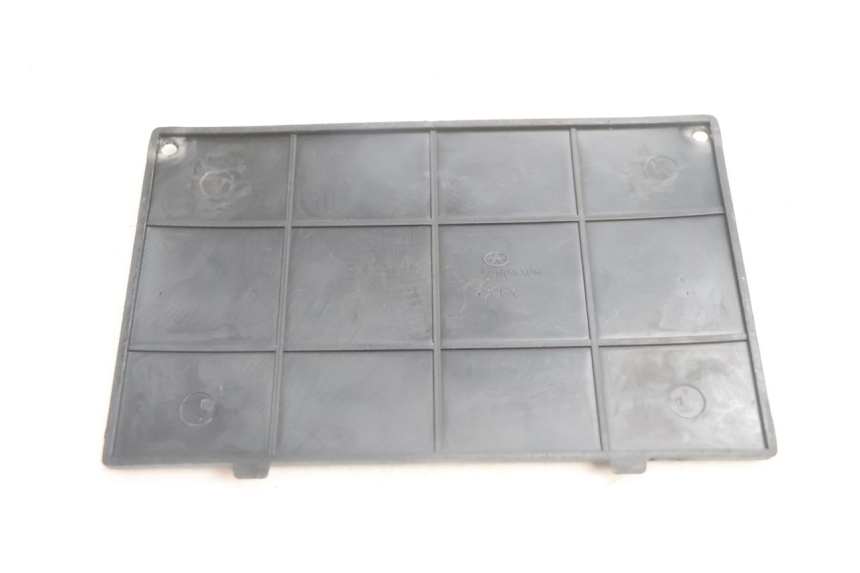 photo de BATTERY COVER RAZZO STEED 125 (2012 - 2018) - Alternative perspective