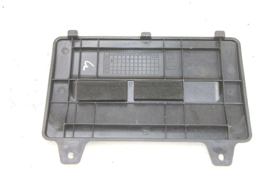 photo de BATTERY COVER APRILIA SXR 50 (2021 - 2023) - Component detail