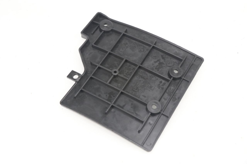 photo de BATTERY COVER BAOTIAN TRAVEL SPIRIT 50 (2010 - 2012) - Component detail