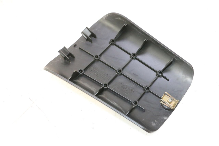 photo de BATTERY COVER PEUGEOT TREKKER 50 (1995 - 2004) - Component detail