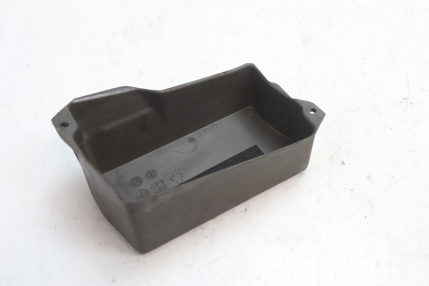 photo de BATTERY COVER PIAGGIO TYPHOON 50 (2000 - 2009) - Alternative perspective