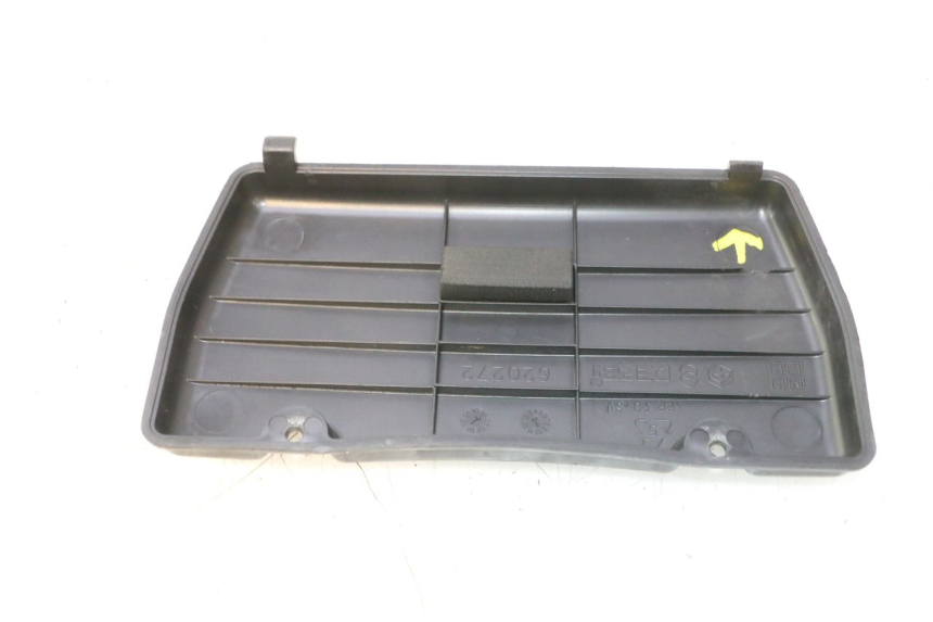 photo de BATTERY COVER PIAGGIO X8 STREET 125 (2006 - 2007) - Component detail