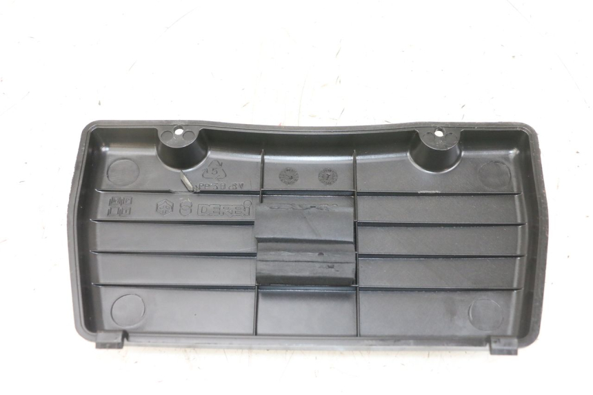 photo de BATTERY COVER PIAGGIO XEVO - X EVO 125 (2007 - 2017) - Component detail