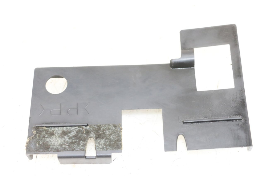 photo de BATTERY COVER YAMAHA XJ6 ABS 600 (2008 - 2016) - Zoom on usage condition